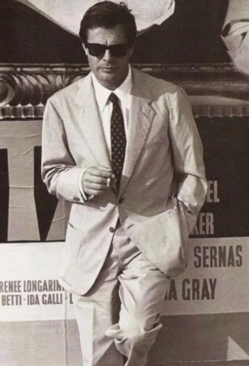 Marcello Mastroianni podczas festiwalu filmowego w Cannes w 1960r.